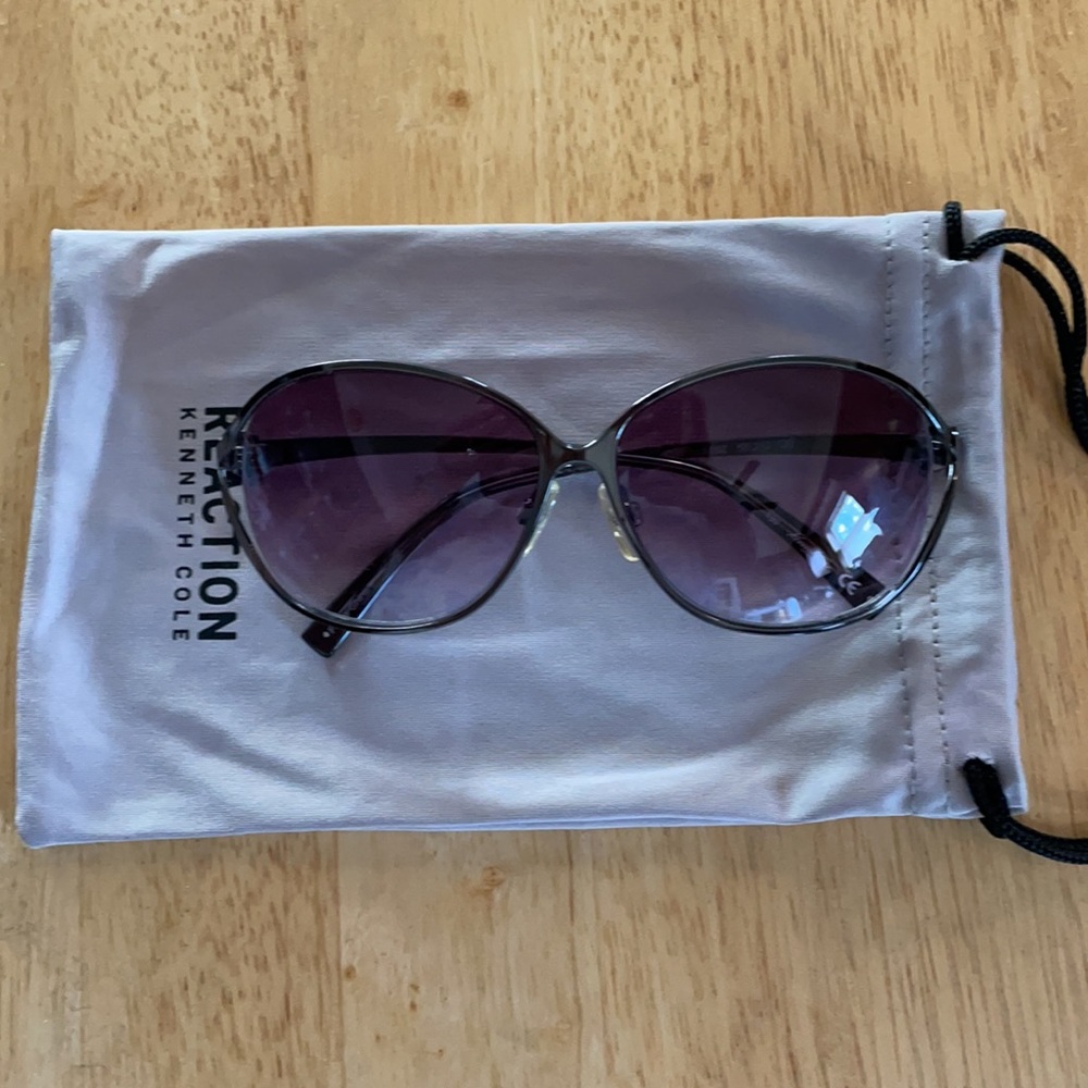 Kenneth Cole Women’s Purple Gradient Lens Sunglasses‎